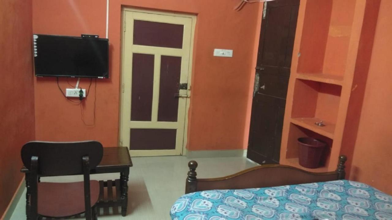 Family Guest House Near Bus-Stand Pondicherry Exterior foto